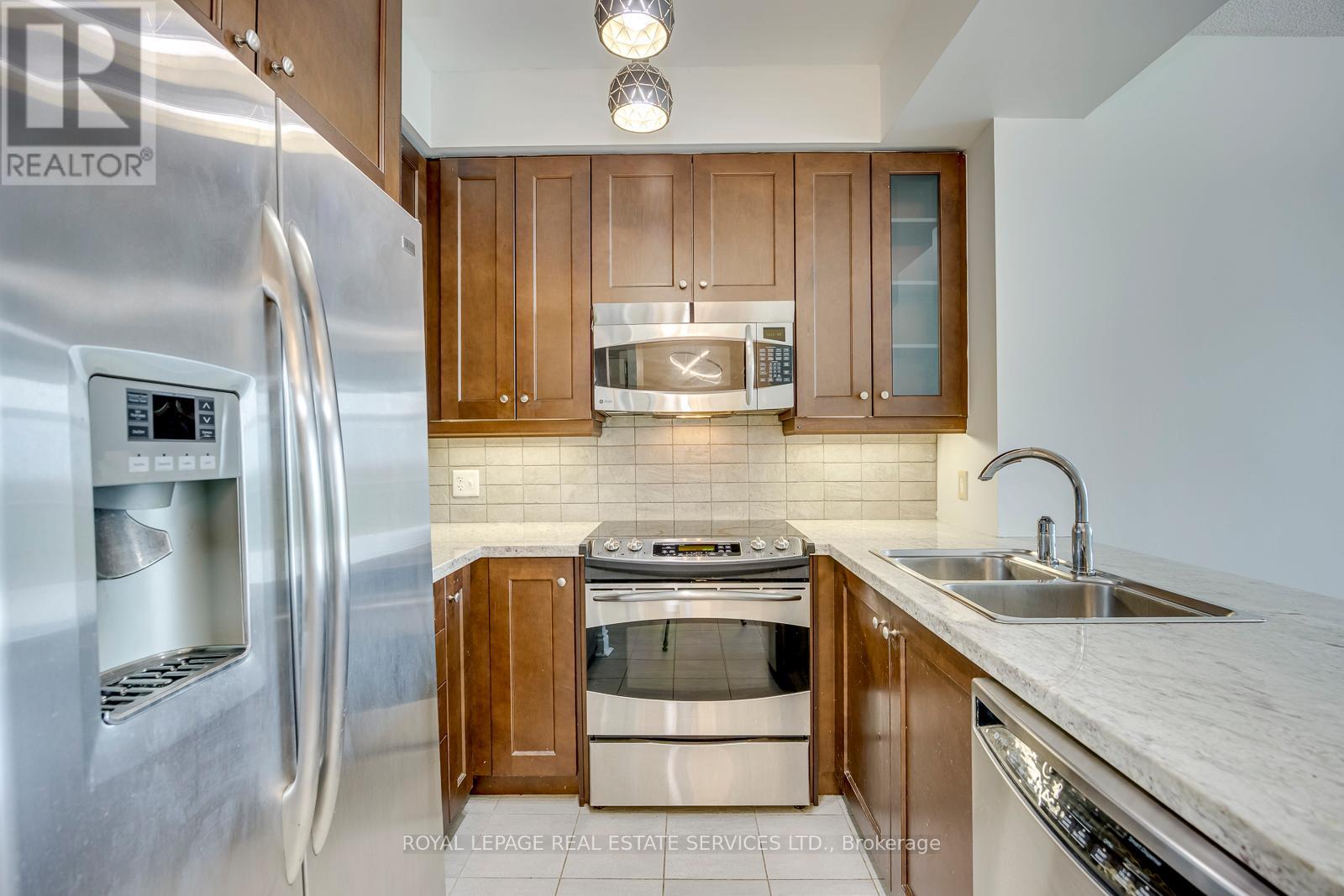 701 - 1900 Lake Shore Boulevard W, Toronto, Ontario  M6S 1A4 - Photo 5 - W13461012