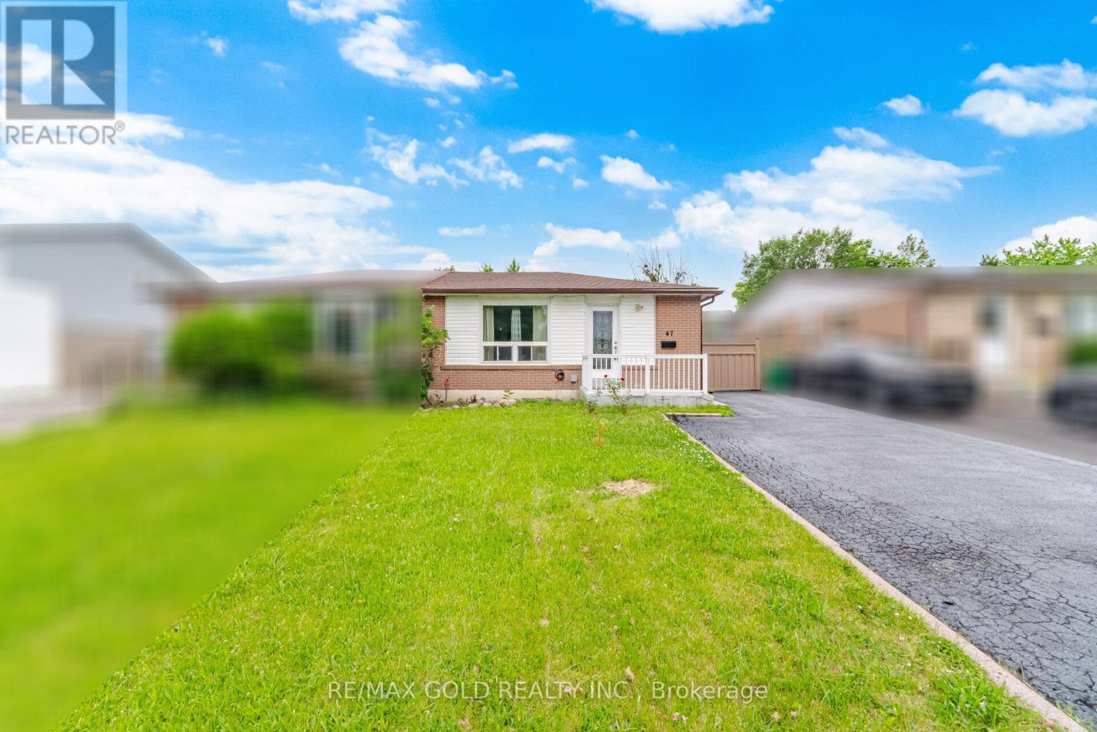 47 Fallingdale Crescent, Brampton, Ontario  L6T 3J5 - Photo 3 - W13461020