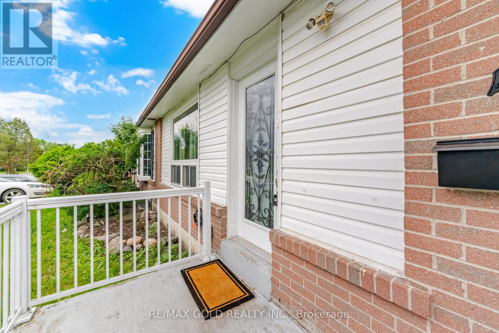 47 Fallingdale Crescent, Brampton, Ontario  L6T 3J5 - Photo 7 - W13461020