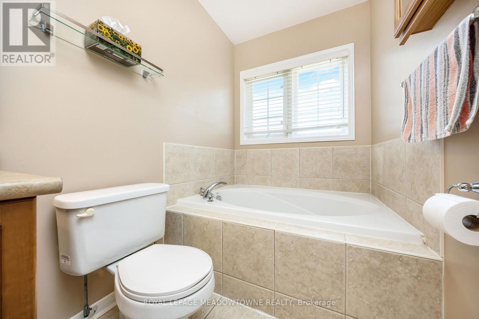 34 Meadowlark Drive, Halton Hills, Ontario  L7G 6N2 - Photo 25 - W13461080