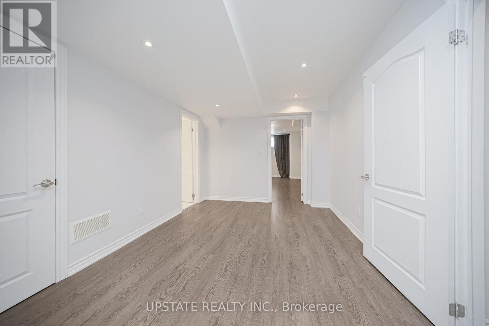 11 Mistyglen Crescent, Brampton, Ontario  L6Y 0X2 - Photo 43 - W13461136
