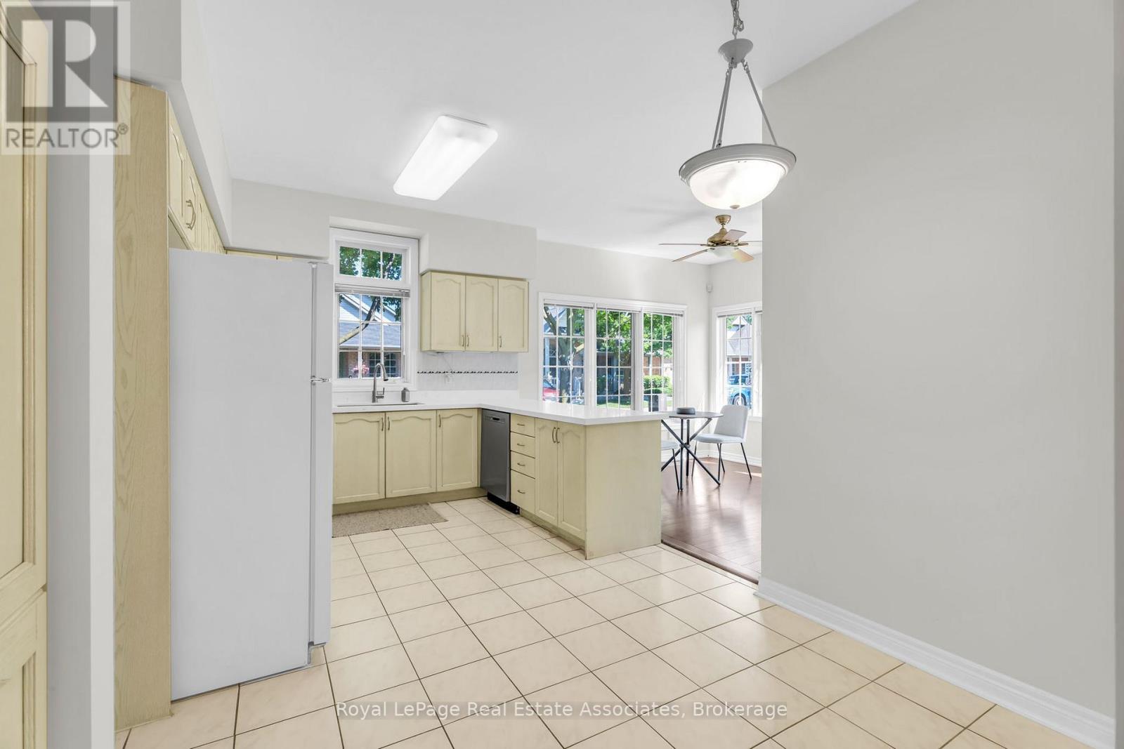 12 - 2 Larkdale Terrace, Brampton, Ontario  L6R 1W5 - Photo 15 - W13461148