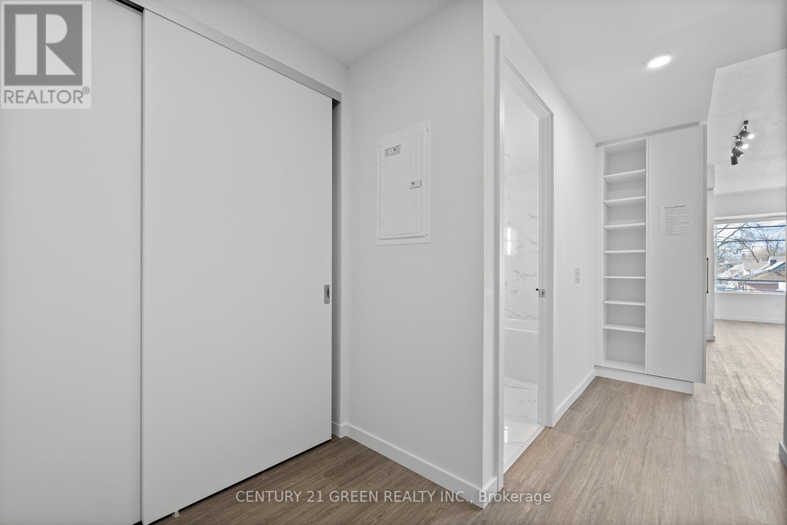216 - 689 The Queensway, Toronto, Ontario  M8Y 1L1 - Photo 14 - W13461182