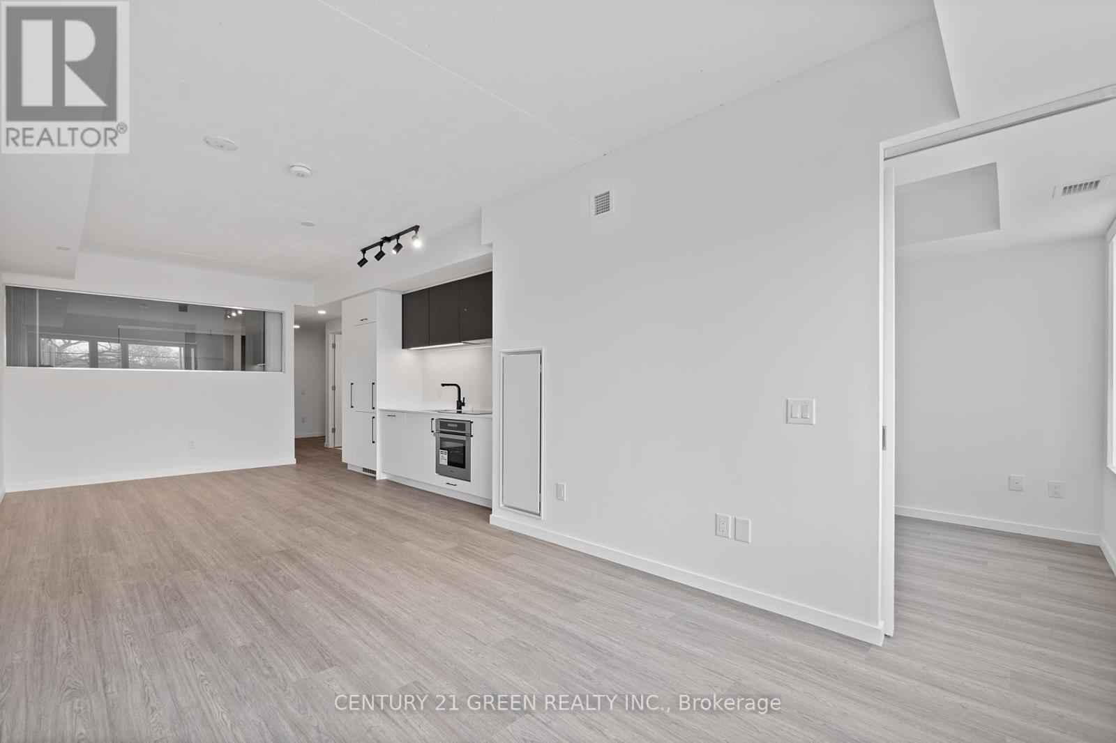 216 - 689 The Queensway, Toronto, Ontario  M8Y 1L1 - Photo 28 - W13461182