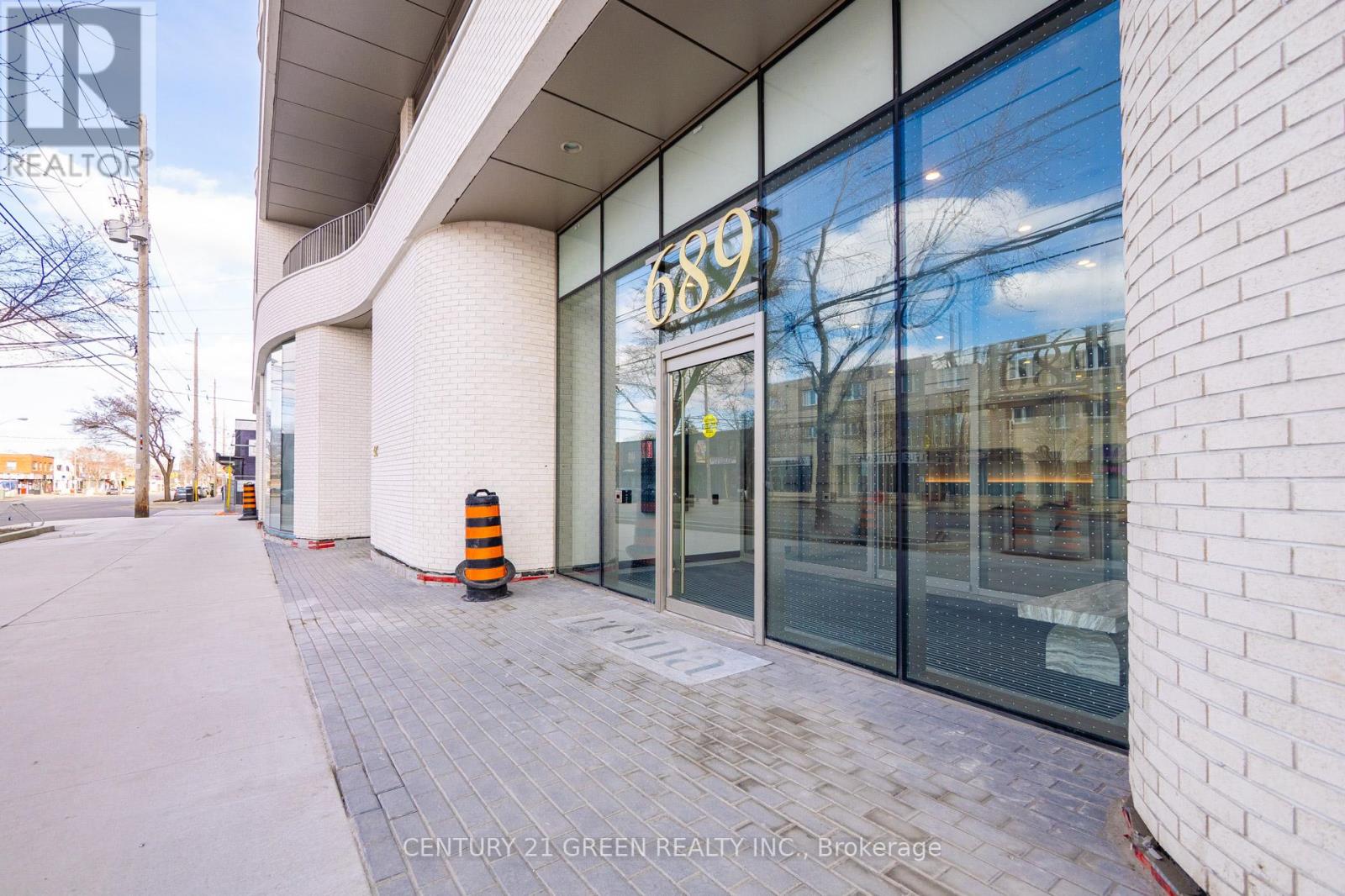 216 - 689 The Queensway, Toronto, Ontario  M8Y 1L1 - Photo 6 - W13461182