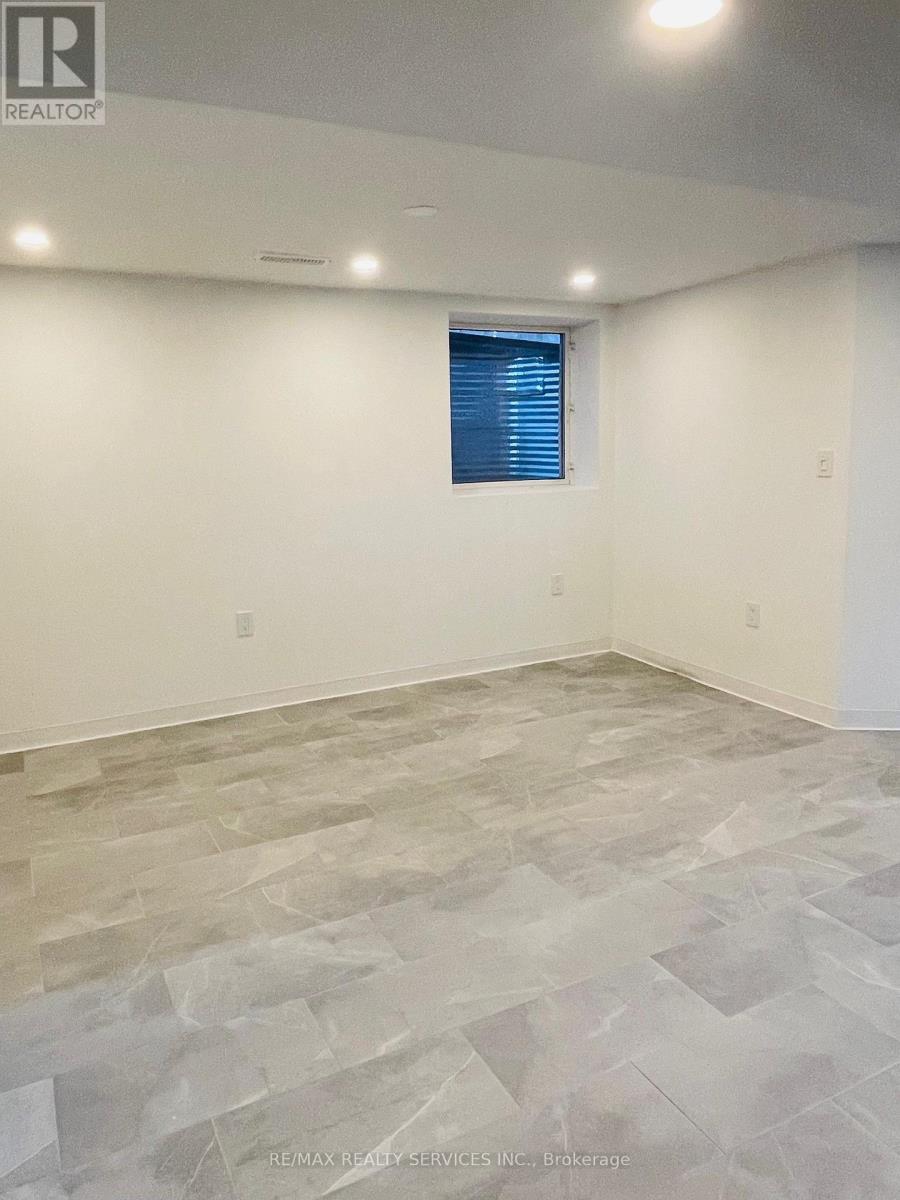 Basement - 14 Niles Court, Brampton, Ontario  L6S 5T6 - Photo 11 - W13461222