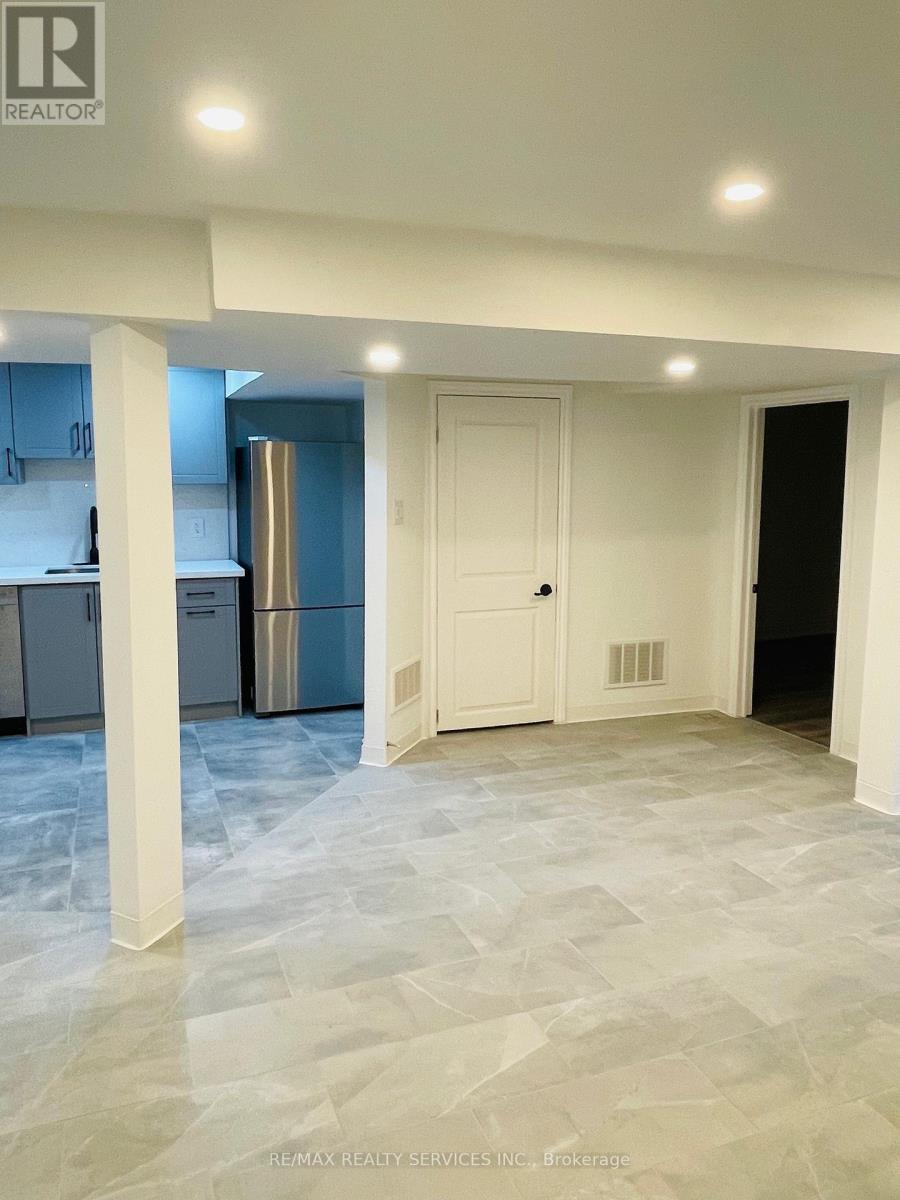 Basement - 14 Niles Court, Brampton, Ontario  L6S 5T6 - Photo 8 - W13461222