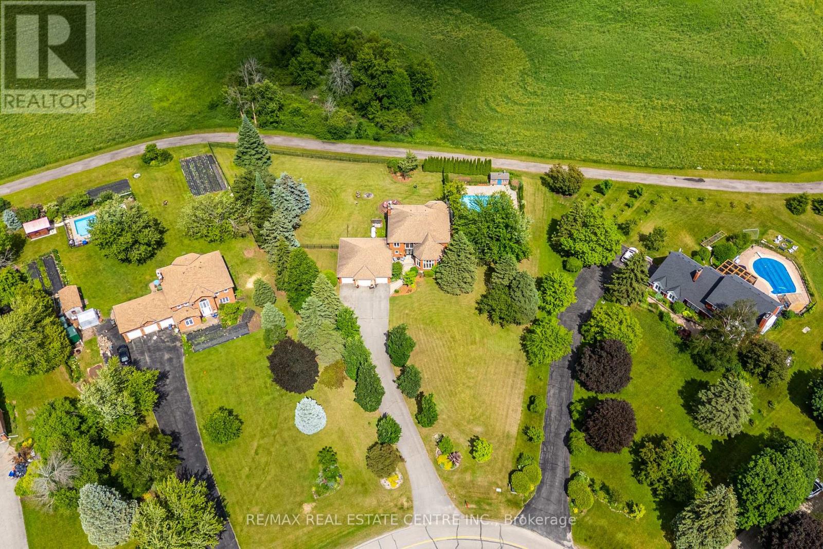 20 Shortill Road, Halton Hills, Ontario  L7G 4S4 - Photo 3 - W13461258