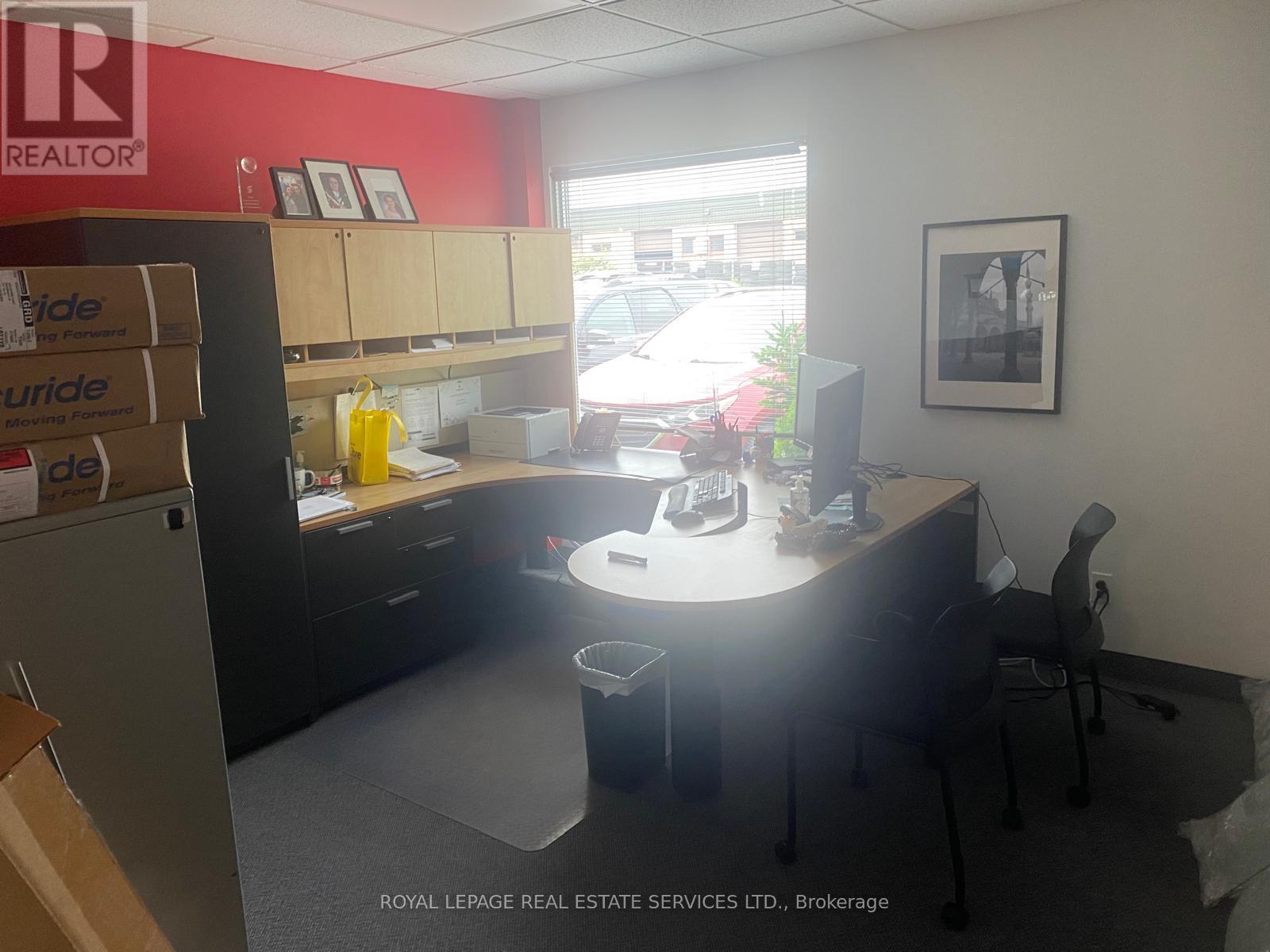 101 & 102 - 290 Bronte Street, Milton, Ontario  L9T 1Y8 - Photo 3 - W13461288