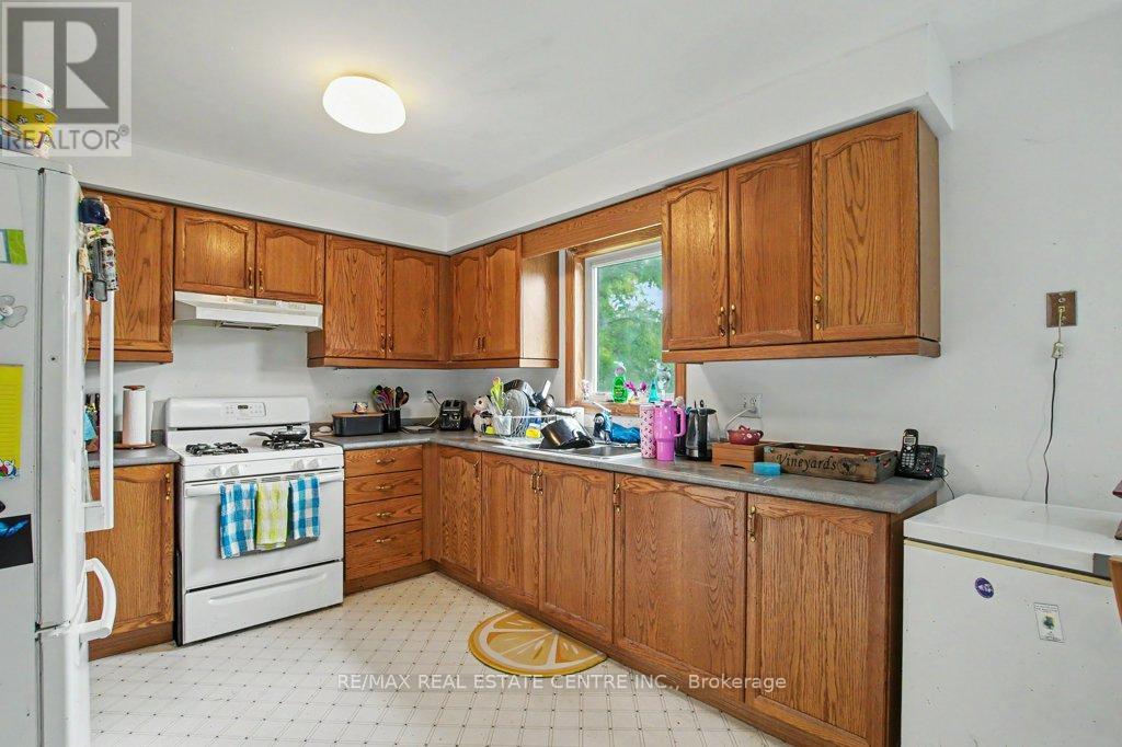 2100 Kevin Crescent, Burlington, Ontario  L7M 4E3 - Photo 11 - W13461294