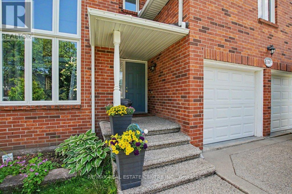 2100 Kevin Crescent, Burlington, Ontario  L7M 4E3 - Photo 3 - W13461294