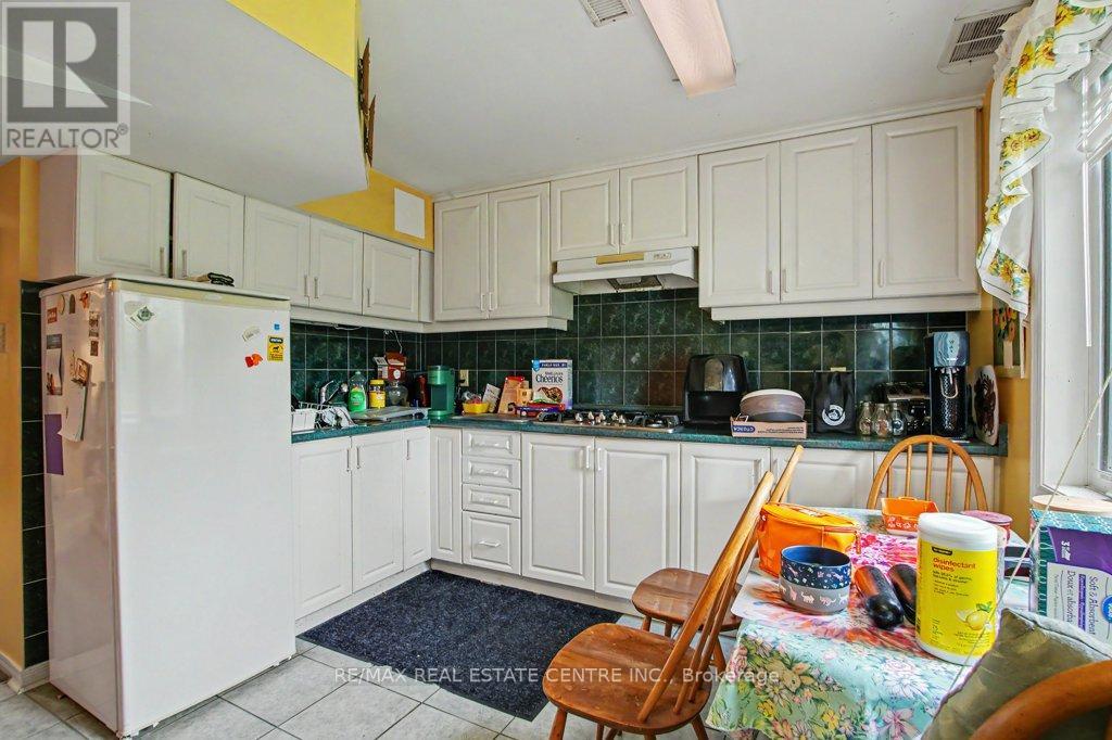 2100 Kevin Crescent, Burlington, Ontario  L7M 4E3 - Photo 33 - W13461294