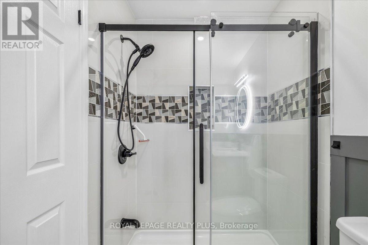 858 Shepherd Place, Milton, Ontario  L9T 6L8 - Photo 37 - W13461364
