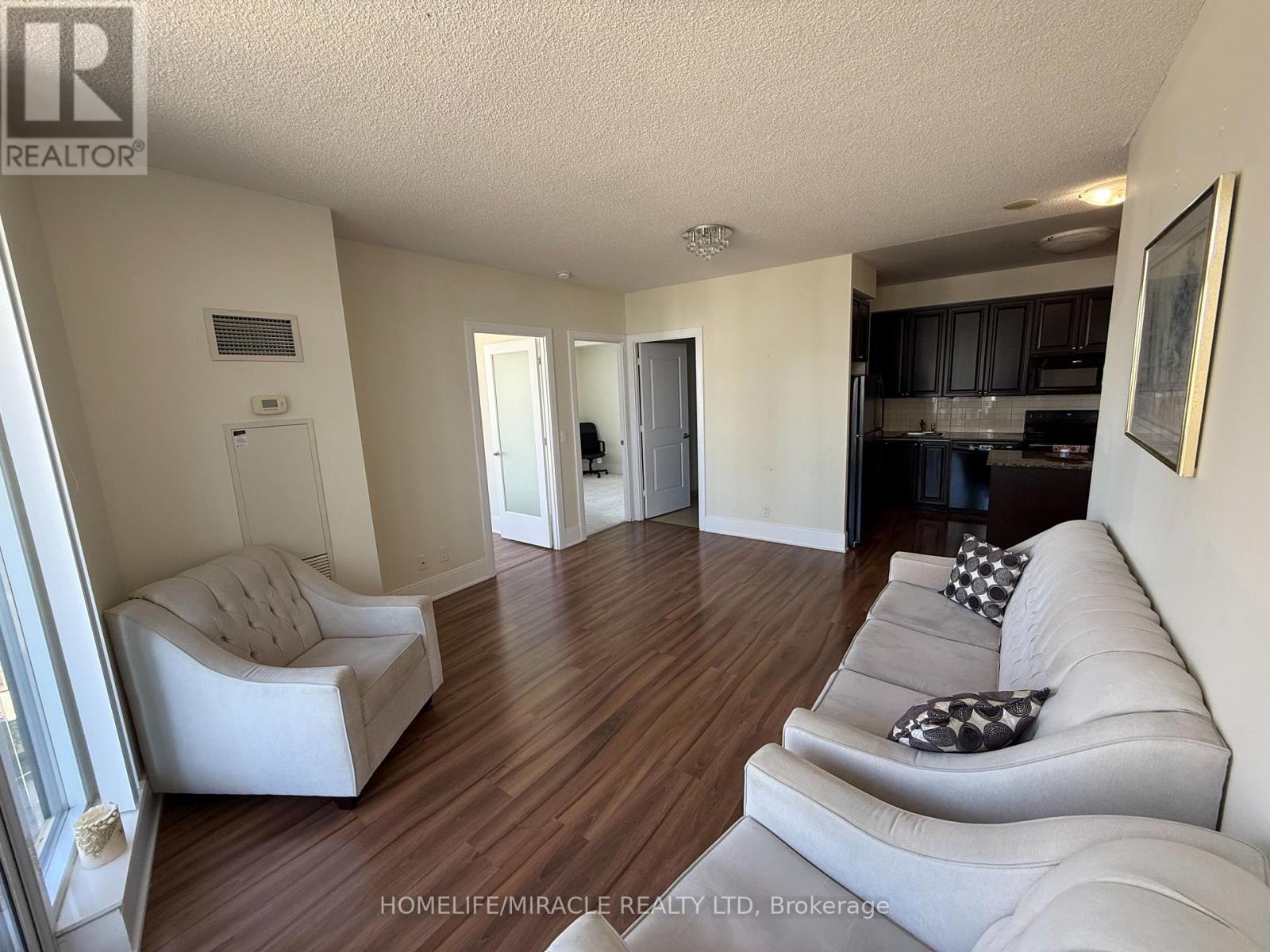 1704 - 330 Burnhamthorpe Road W, Mississauga, Ontario  L5B 3Y5 - Photo 2 - W13461422