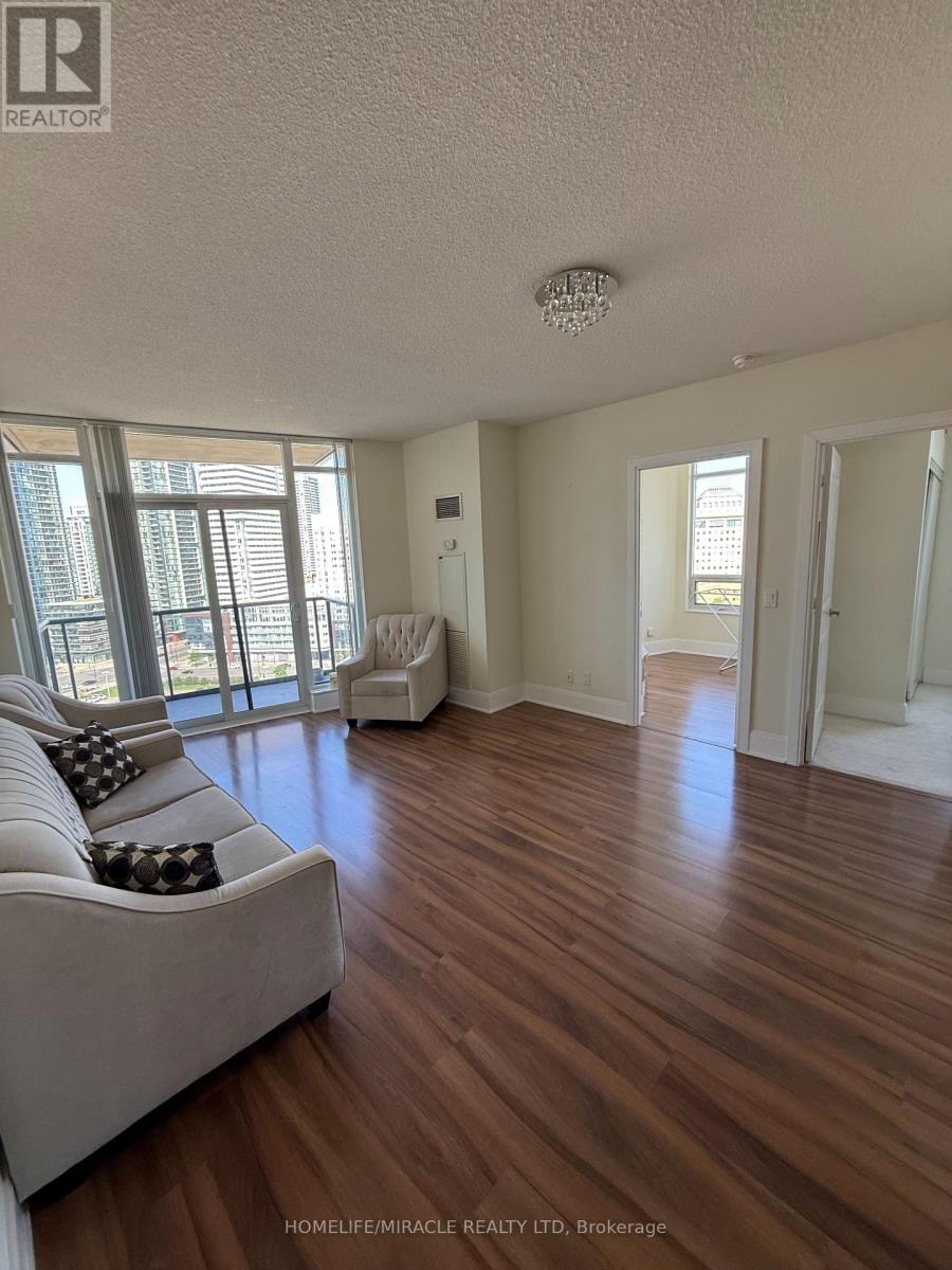 1704 - 330 Burnhamthorpe Road W, Mississauga, Ontario  L5B 3Y5 - Photo 4 - W13461422