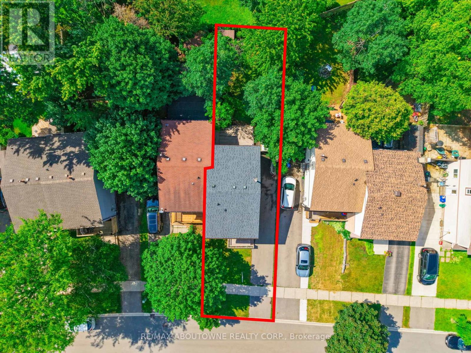2260 Manchester Drive, Burlington, Ontario  L7P 3W2 - Photo 3 - W13461430