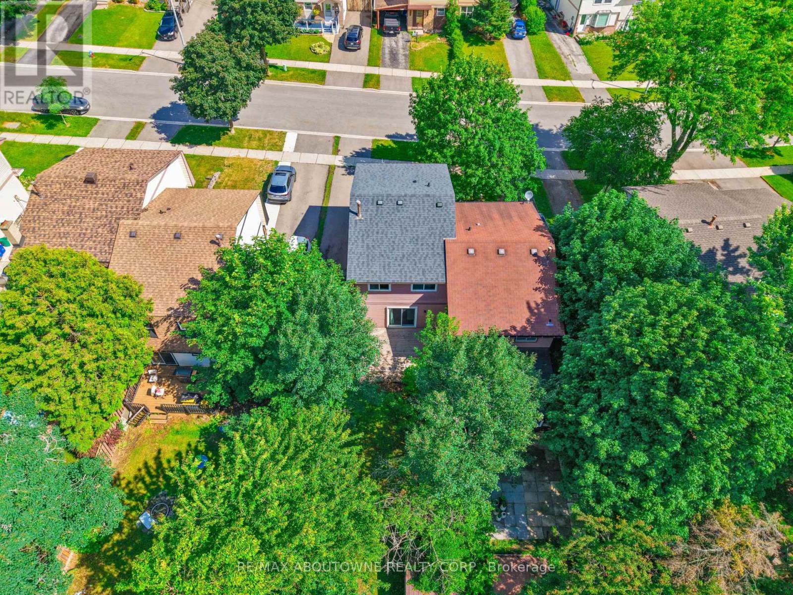 2260 Manchester Drive, Burlington, Ontario  L7P 3W2 - Photo 44 - W13461430