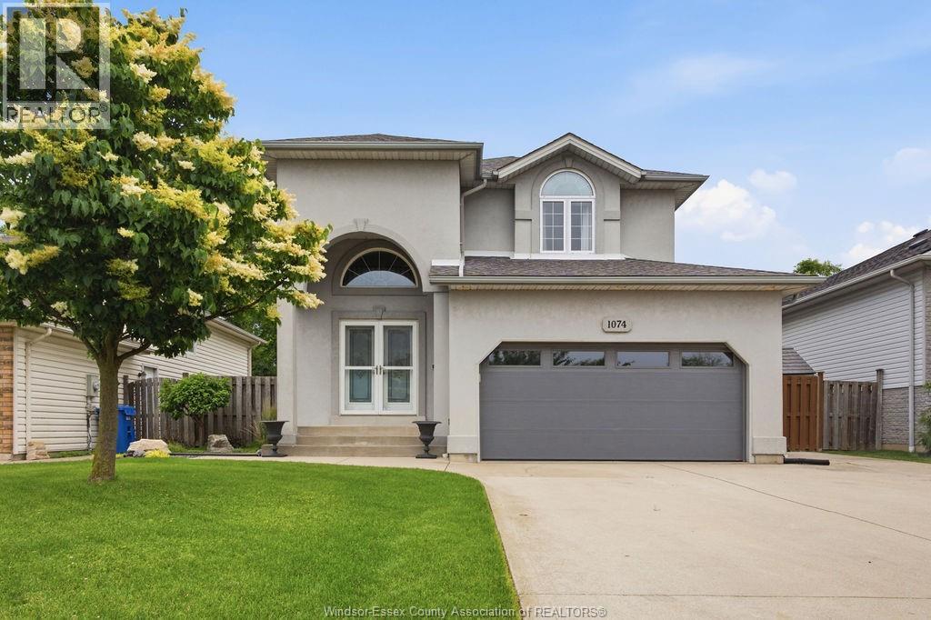 1074 KING LOUIS STREET, Lakeshore, Ontario