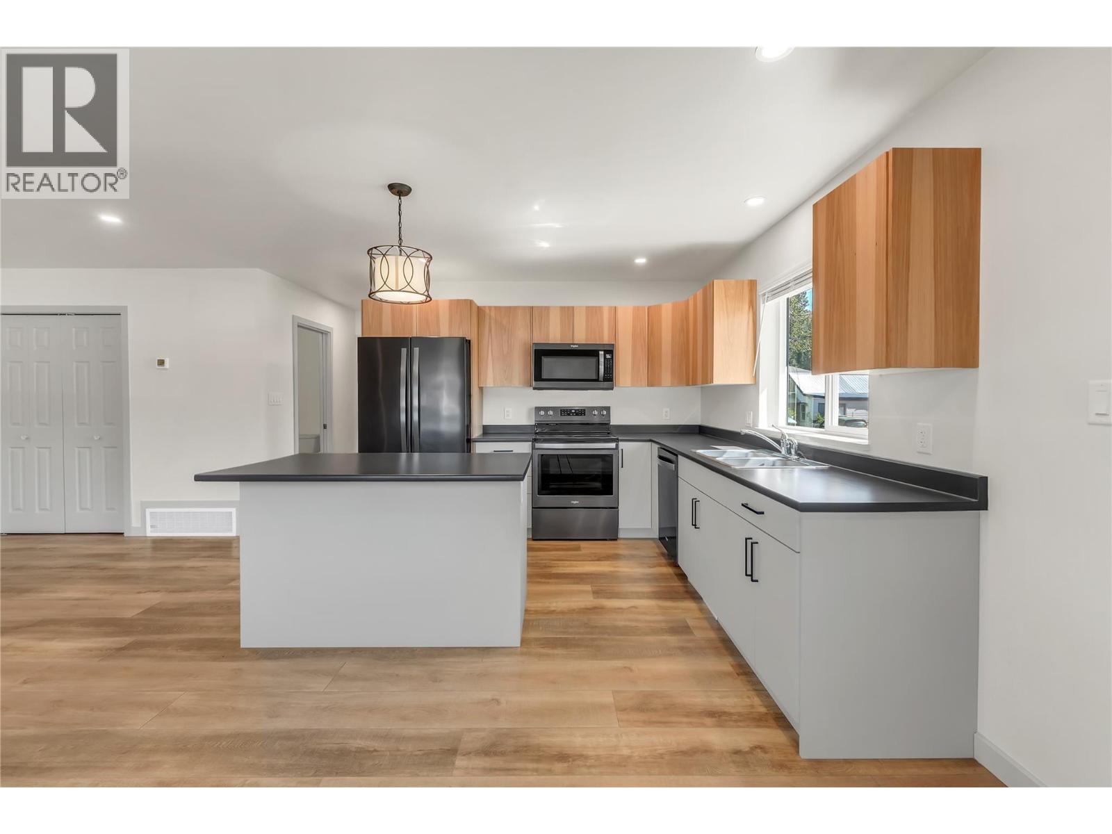 272 Burton Avenue, Princeton, British Columbia  V0X 1W0 - Photo 12 - 10376155