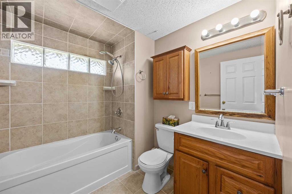 60 Ogmoor Crescent SE, Calgary, Alberta  T2C 2E9 - Photo 26 - A2321217