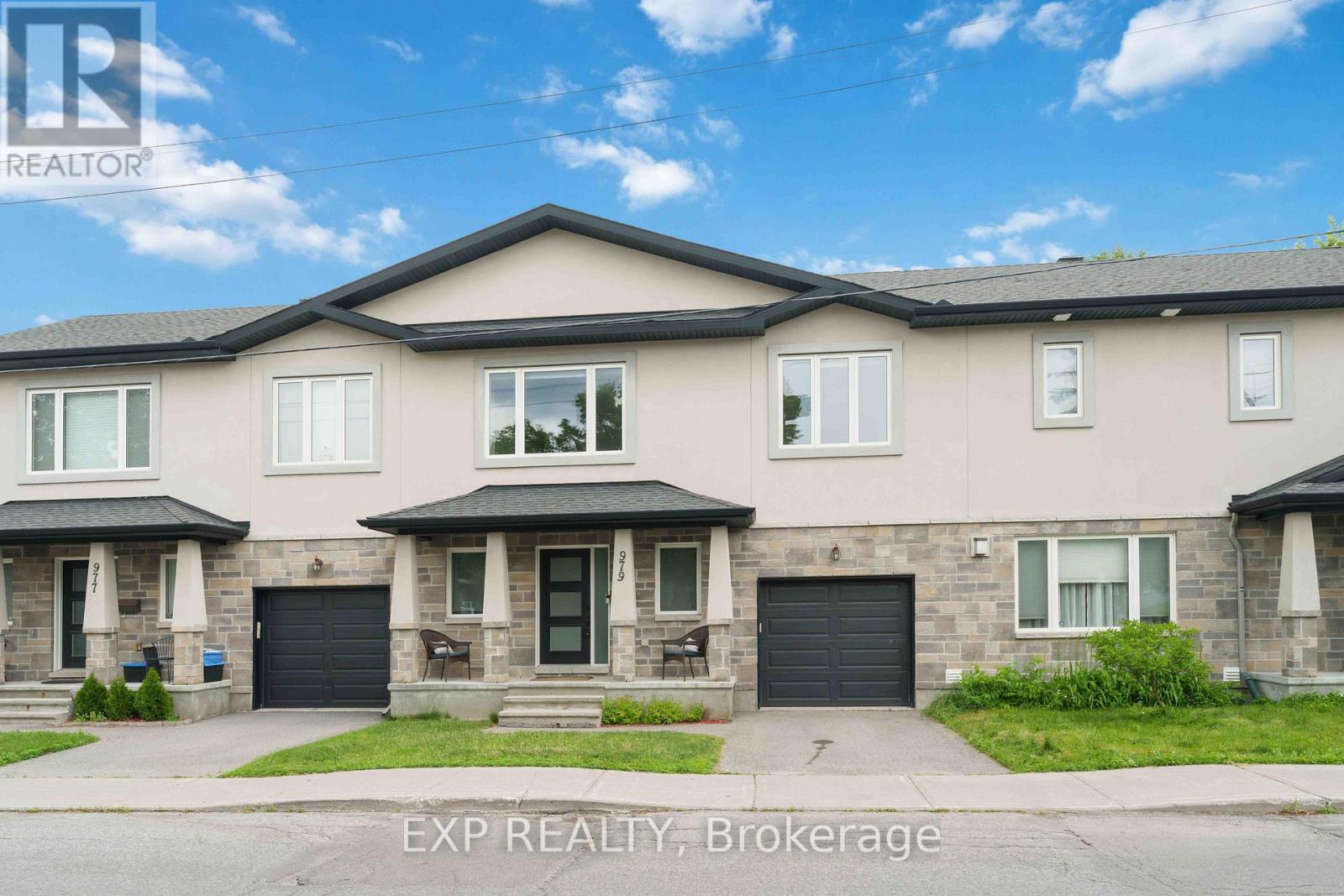 979 Admiral Avenue, Ottawa, Ontario  K1Z 6L8 - Photo 1 - X13461494