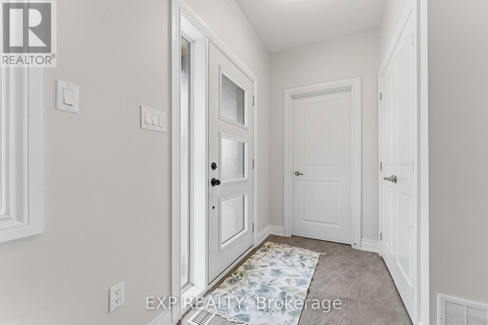 979 Admiral Avenue, Ottawa, Ontario  K1Z 6L8 - Photo 2 - X13461494
