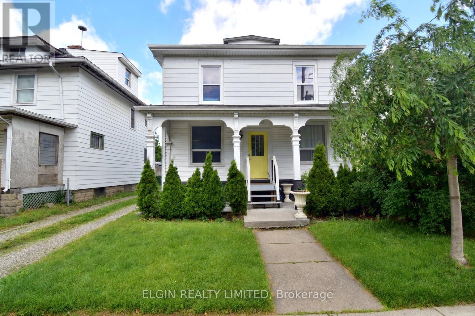57 Scott Street, St. Thomas, Ontario  N5P 1K7 - Photo 2 - X12927526