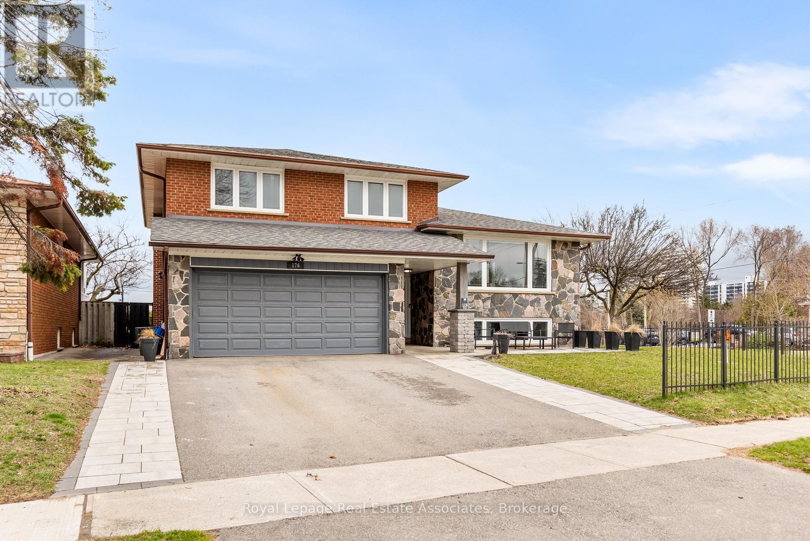 176 DAPHNE AVENUE, Mississauga, Ontario