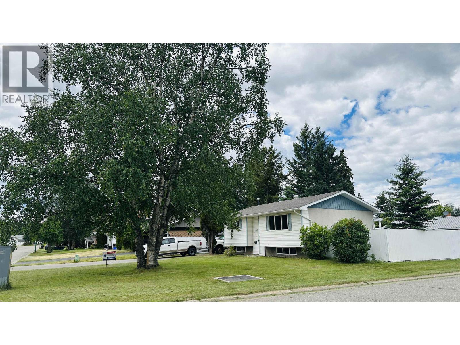 7656 Lemoyne Place, Prince George, British Columbia  V2N 3A7 - Photo 2 - R3137406
