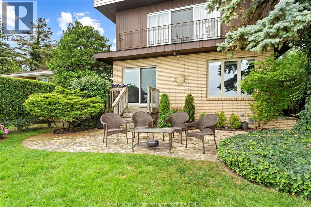 696 Old Tecumseh ROAD, Lakeshore, Ontario