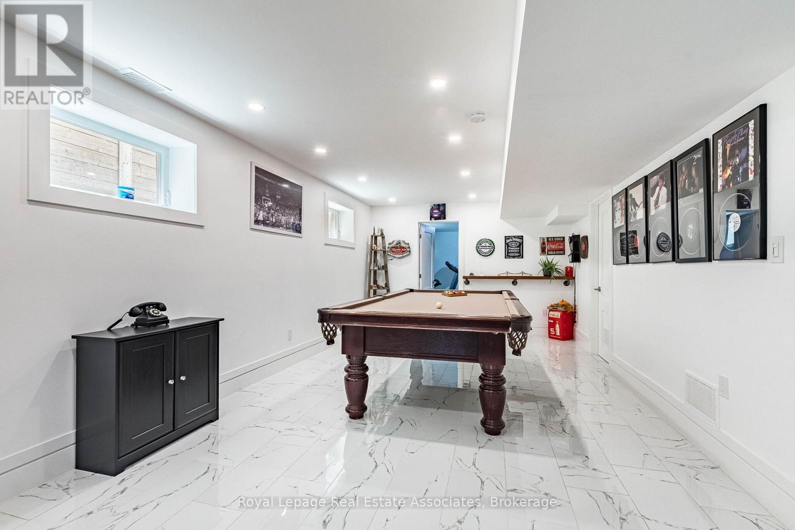 1071 Westmount Avenue, Mississauga, Ontario  L5E 1X5 - Photo 38 - W13449988