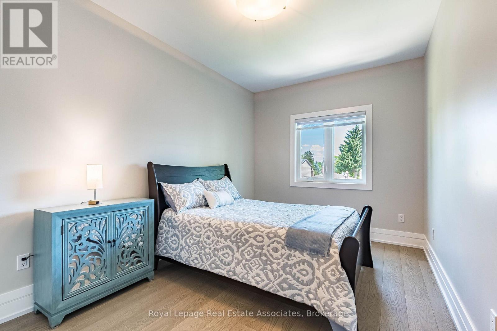 1071 Westmount Avenue, Mississauga, Ontario  L5E 1X5 - Photo 26 - W13449988