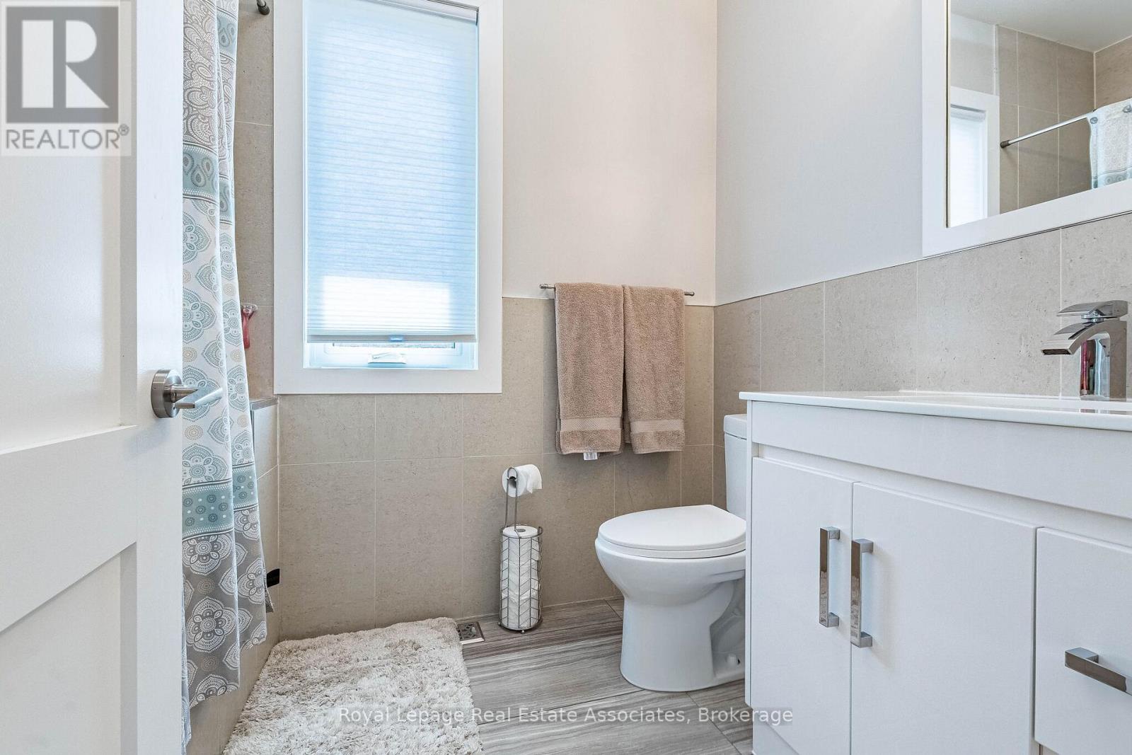 1071 Westmount Avenue, Mississauga, Ontario  L5E 1X5 - Photo 29 - W13449988