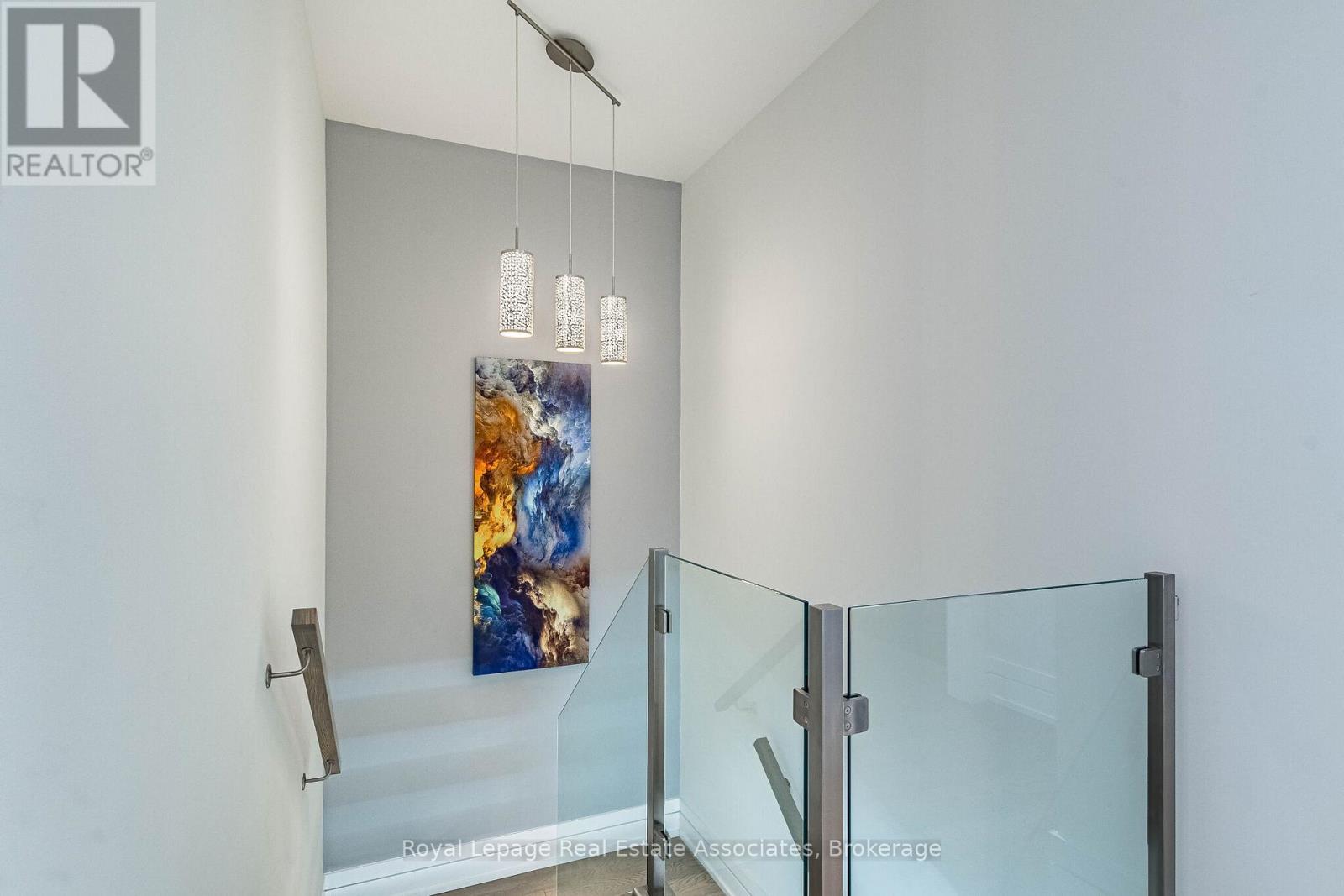 1071 Westmount Avenue, Mississauga, Ontario  L5E 1X5 - Photo 18 - W13449988
