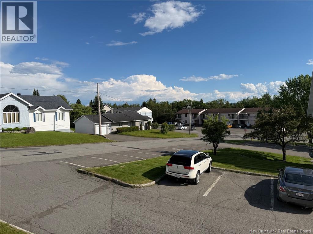 20 Du Bourg Avenue, Edmundston, New Brunswick  E3V 4C5 - Photo 3 - NB142237