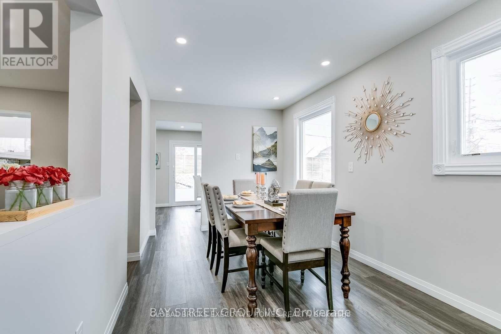 Upper - 5045 Rundle Court, Mississauga, Ontario  L5M 4A4 - Photo 4 - W13461210