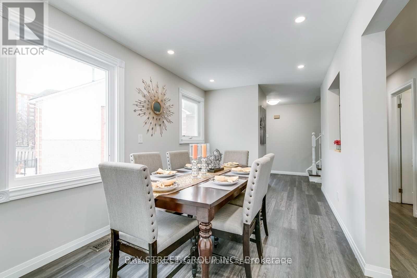 Upper - 5045 Rundle Court, Mississauga, Ontario  L5M 4A4 - Photo 5 - W13461210