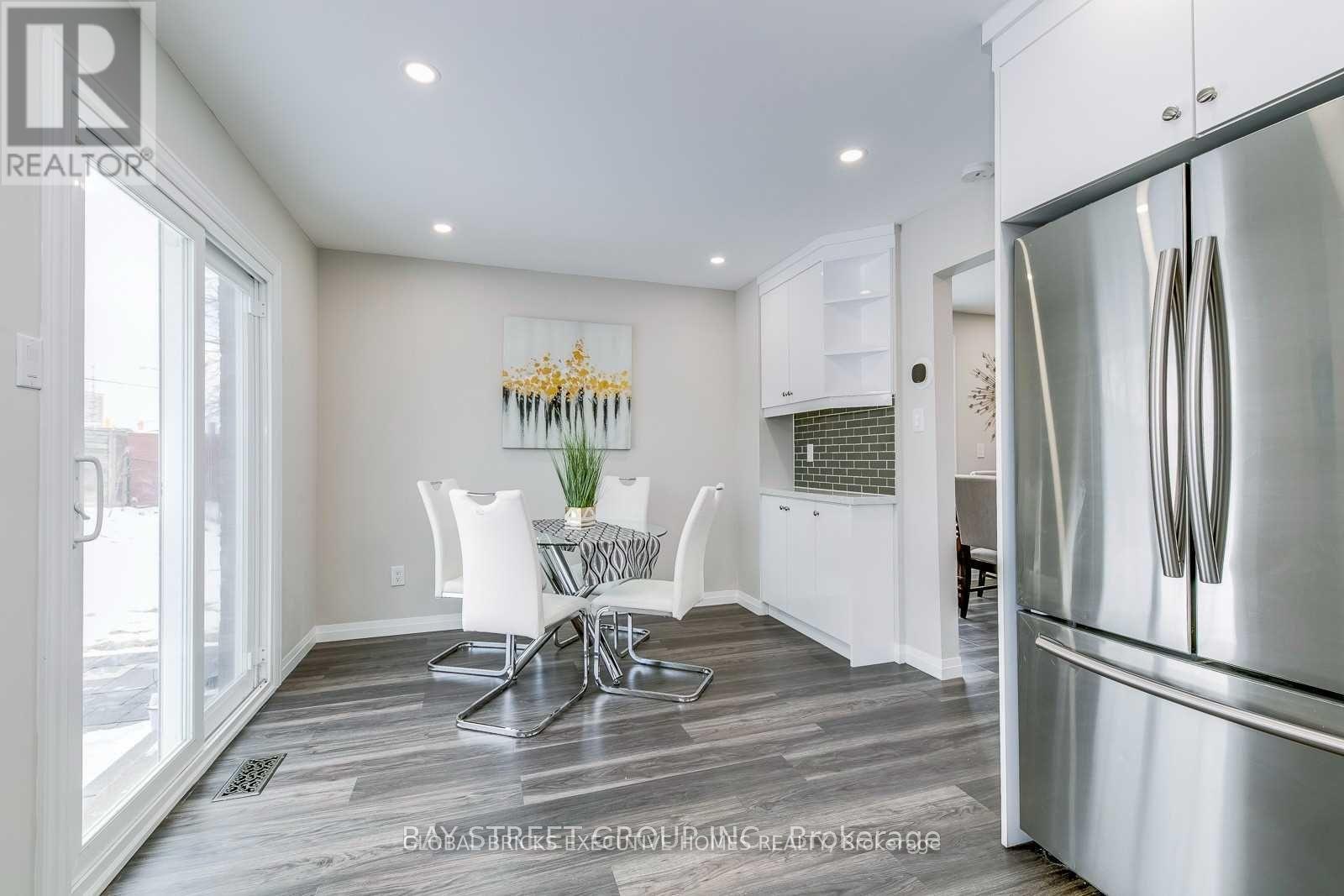 Upper - 5045 Rundle Court, Mississauga, Ontario  L5M 4A4 - Photo 10 - W13461210