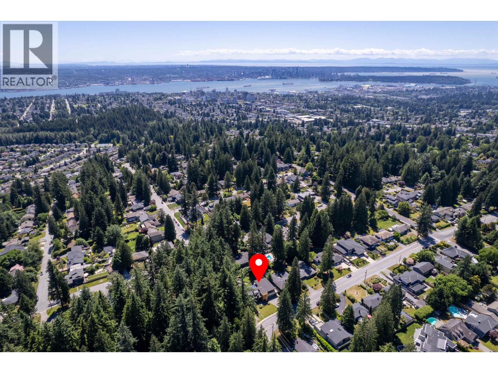 693 E Osborne Road, North Vancouver, British Columbia  V7N 1M8 - Photo 3 - R3136468