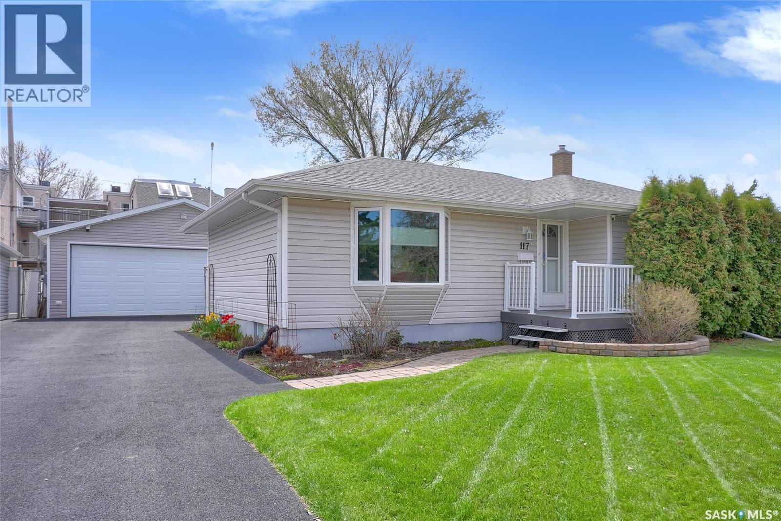 117 Douglas Avenue E, Regina, Saskatchewan  S4N 1H2 - Photo 2 - SK039826