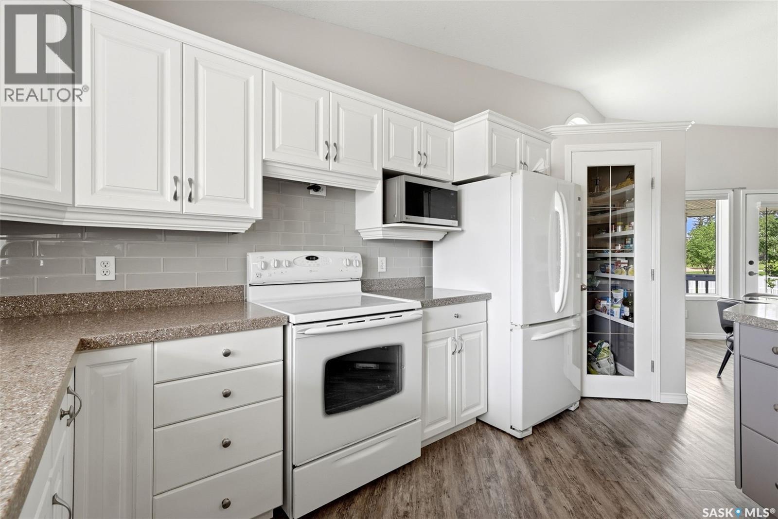 8034 Knox Place, Regina, Saskatchewan  S4Y 1G5 - Photo 10 - SK039749