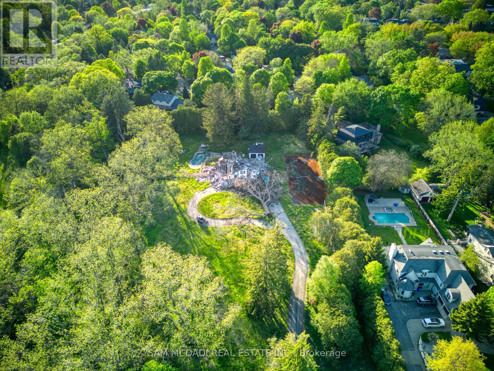1475 Lakeshore Road E, Oakville, Ontario L6J 1L9 - Photo 3 - W13453338
