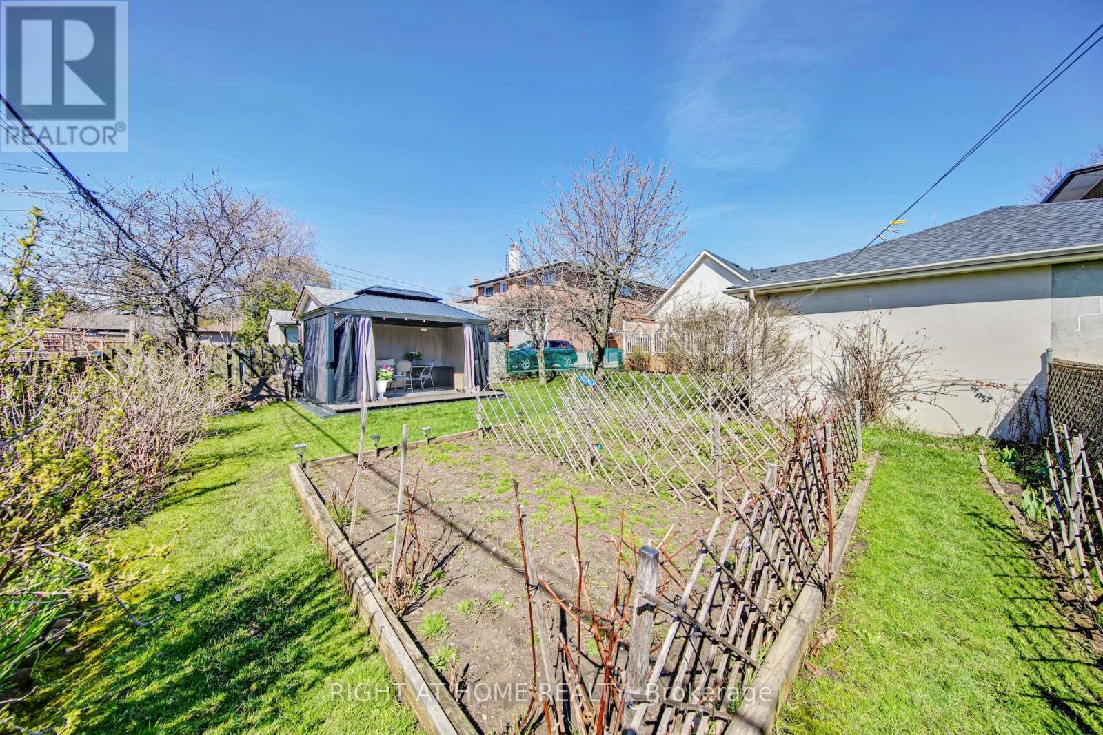 25 Burlingame Road, Toronto, Ontario  M8W 1Y7 - Photo 31 - W13045268