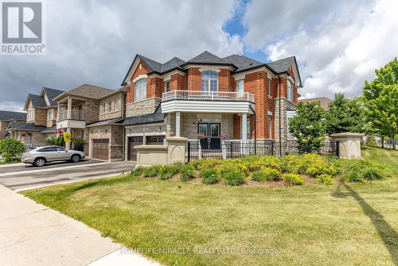 180 BONNIE BRAES DRIVE, Brampton, Ontario