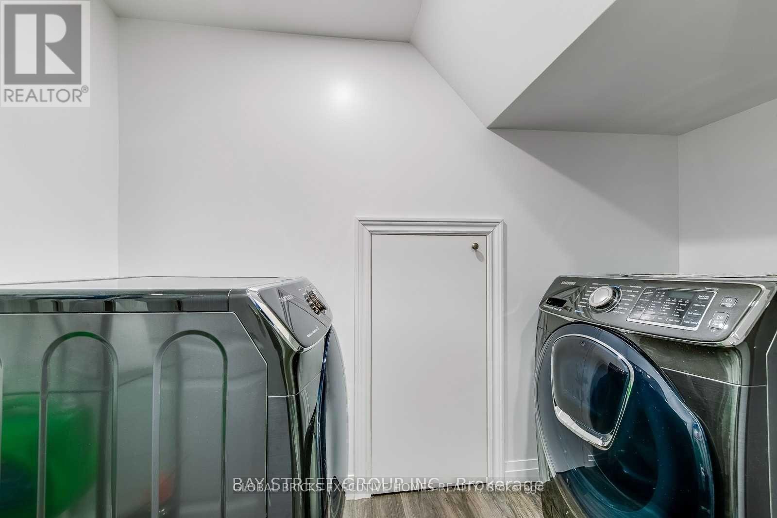 Upper - 5045 Rundle Court, Mississauga, Ontario  L5M 4A4 - Photo 22 - W13461210