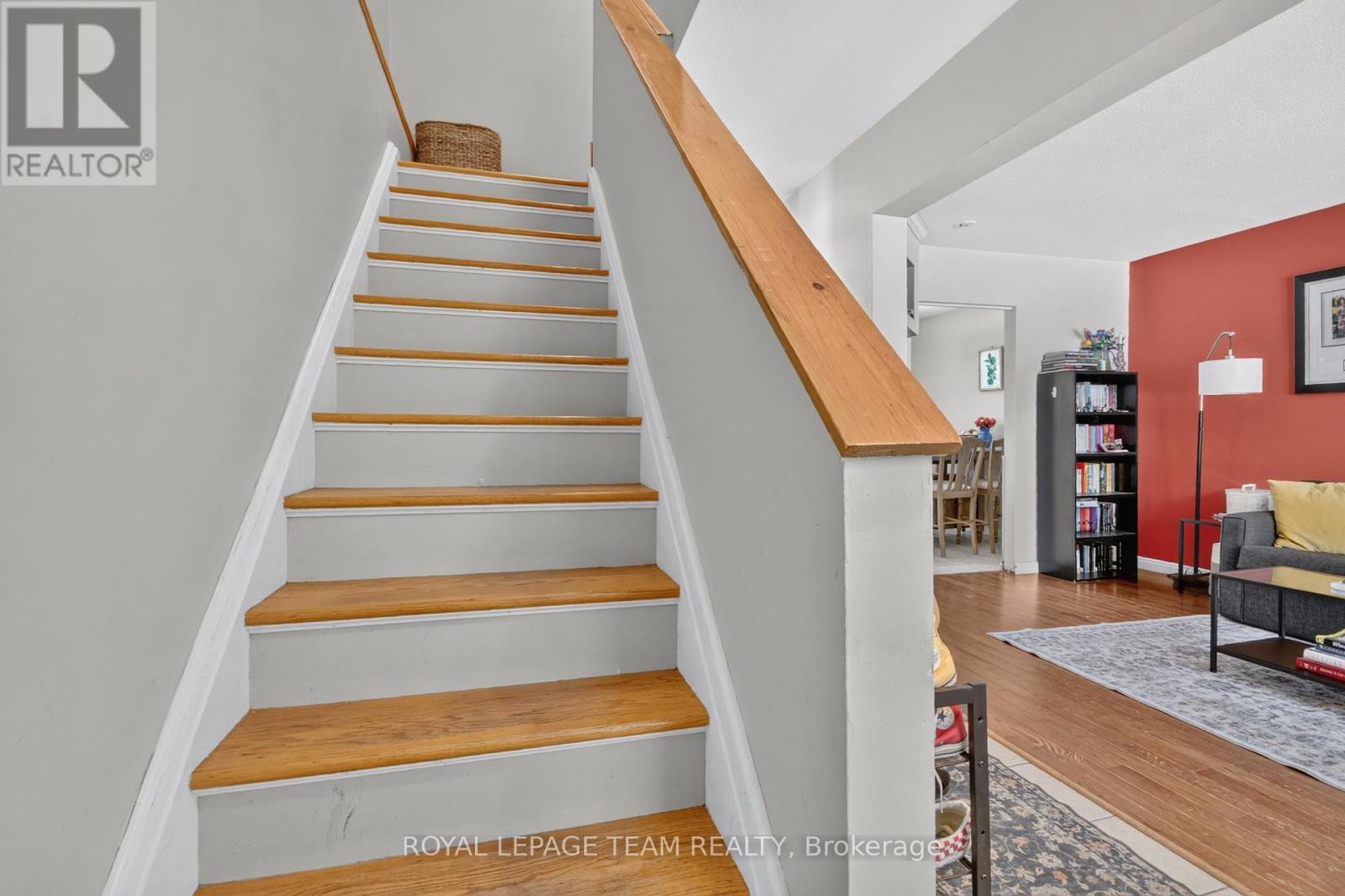 183 Mcelroy Drive, Ottawa, Ontario  K2L 1X7 - Photo 2 - X13215536