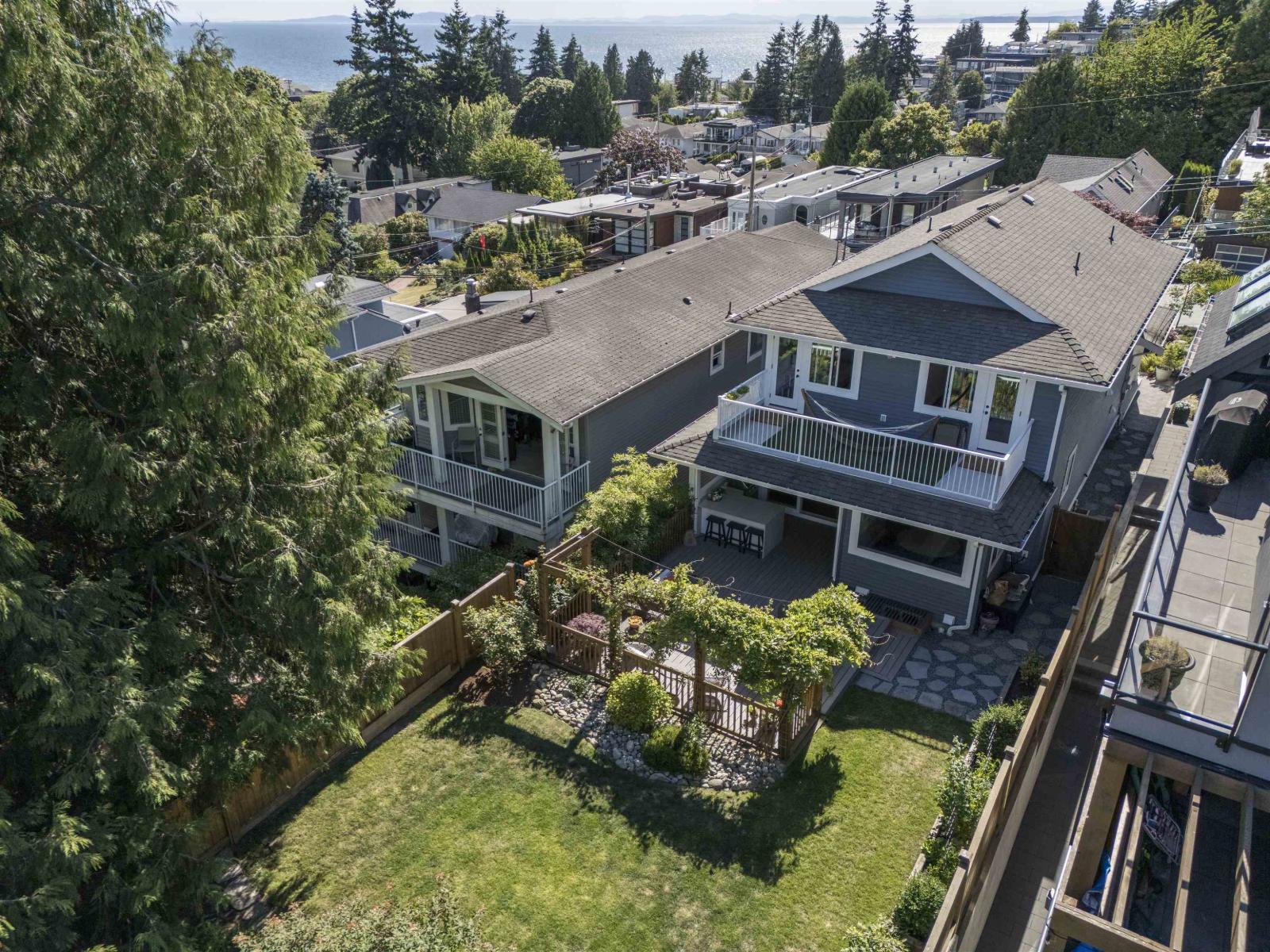 966 Lee Street, White Rock, British Columbia  V4B 4N8 - Photo 3 - R3136993