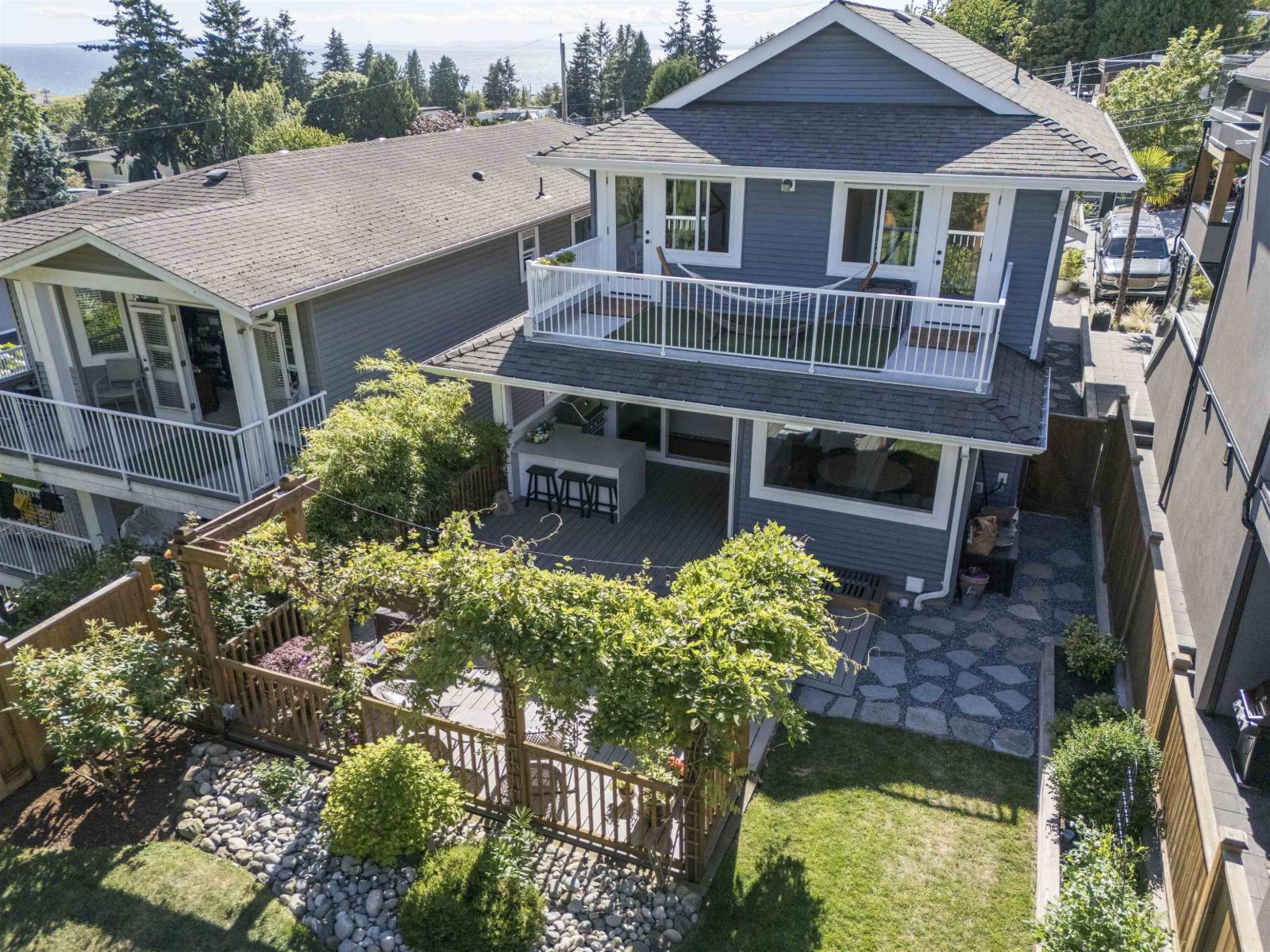 966 Lee Street, White Rock, British Columbia  V4B 4N8 - Photo 2 - R3136993