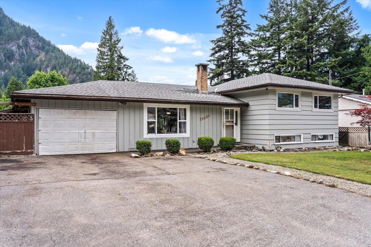 19865 PETER STREET|Hope