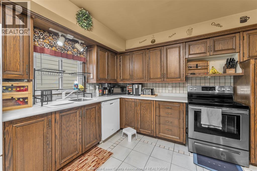 3230 Forest Glade, Windsor, Ontario N8R 1X3 - Photo 12 - 26014509